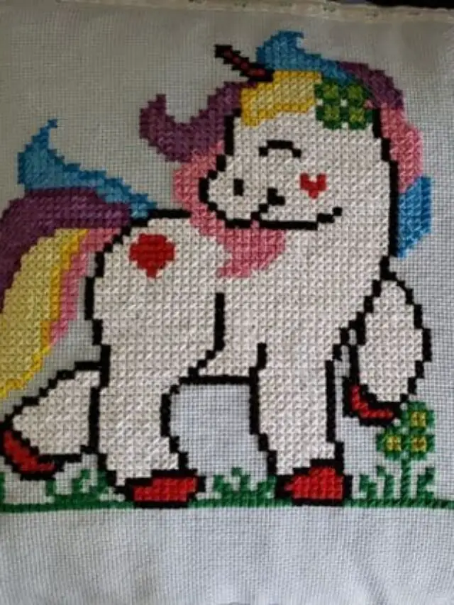 cropped-unicornio-em-ponto-cruz-para-toalha-10.jpg